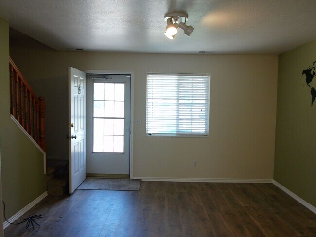 Building Photo - 29 Somerset Pl