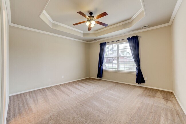 Building Photo - 3 Bed / 2 Bath in Collinsville!