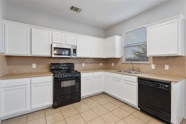 Building Photo - 2277 Green Meadows Ln