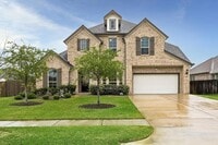 Building Photo - 729 Maplewood Dr