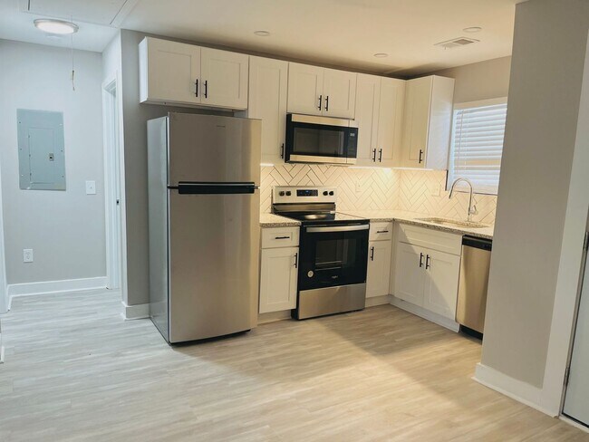 Building Photo - 797-803 Pryor Street SW Unit 3