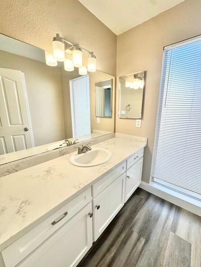 Building Photo - Three Bedroom, Two Bath Home in Citrus Hei...