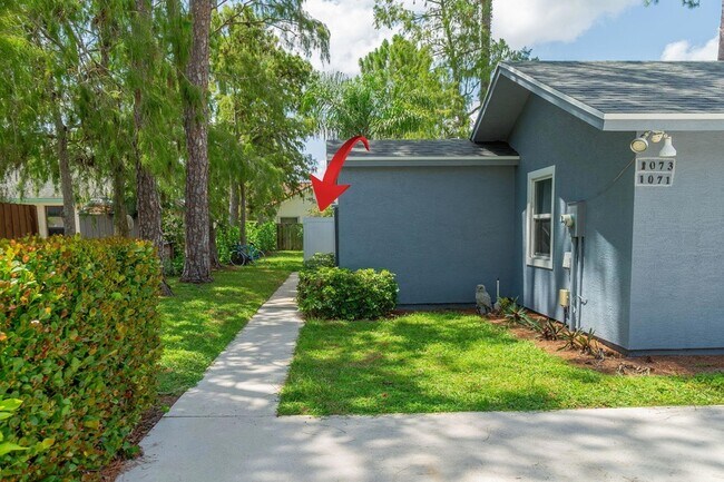 Building Photo - 1073 Goldenrod Rd