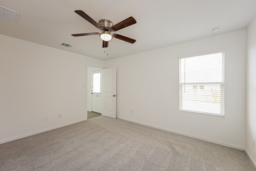 Building Photo - 11816 California Rose
