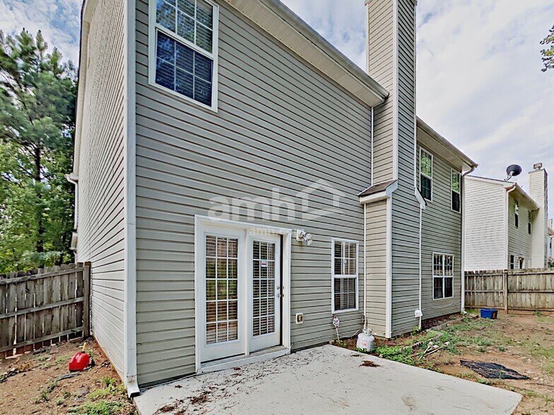 Building Photo - 875 Clairidge Ln