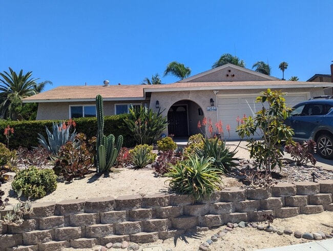 Primary Photo - Gorgeous 4 Bedroom 2 Bathroom house in Poway