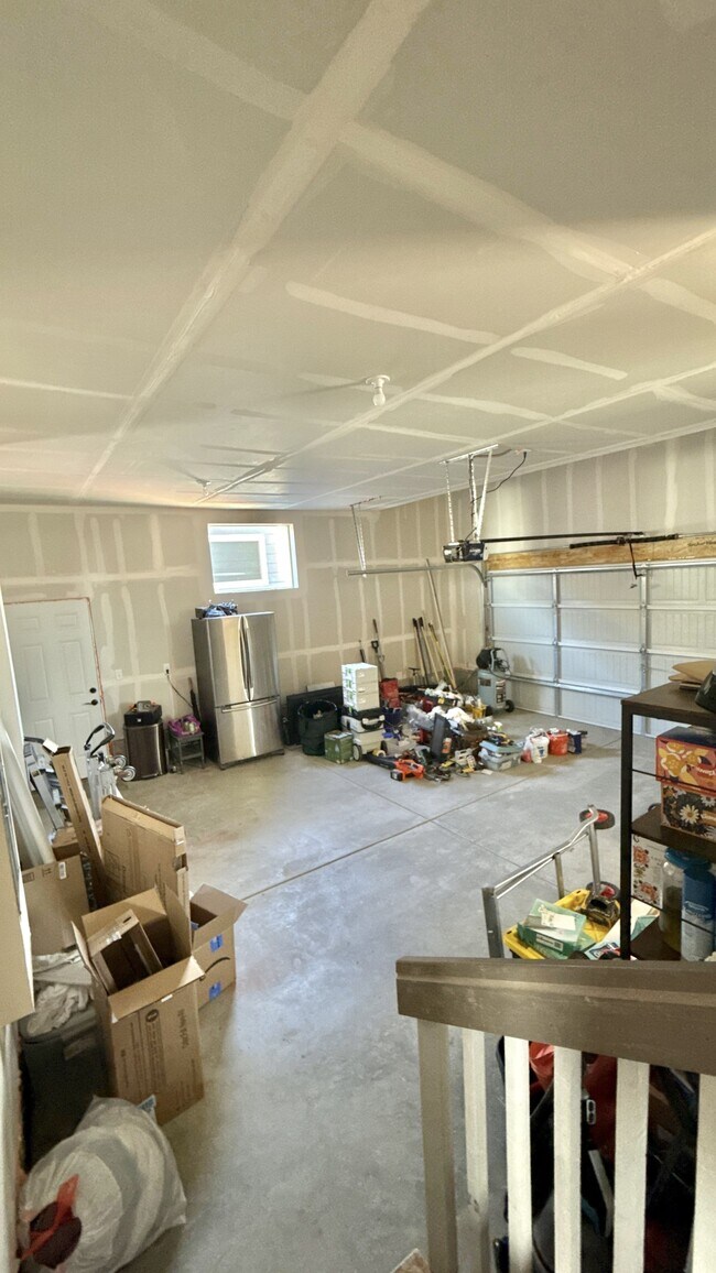 Building Photo - 409 Luminous Dr