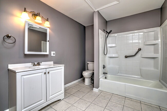 Building Photo - 146 High St