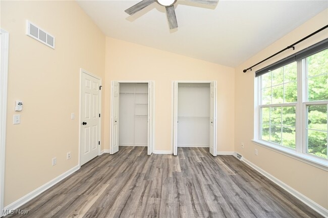Building Photo - 655 Almas Ct