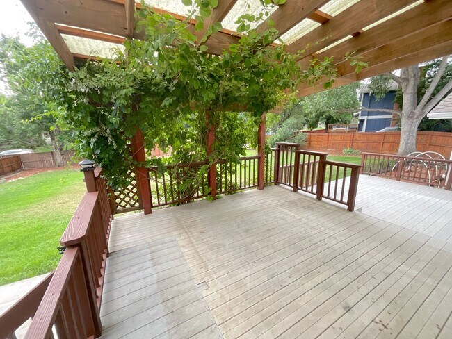 Building Photo - 4 Bedroom Home Available Near S Academy Bl...