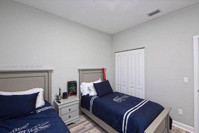 Building Photo - 8175 NW Greenbank Cir