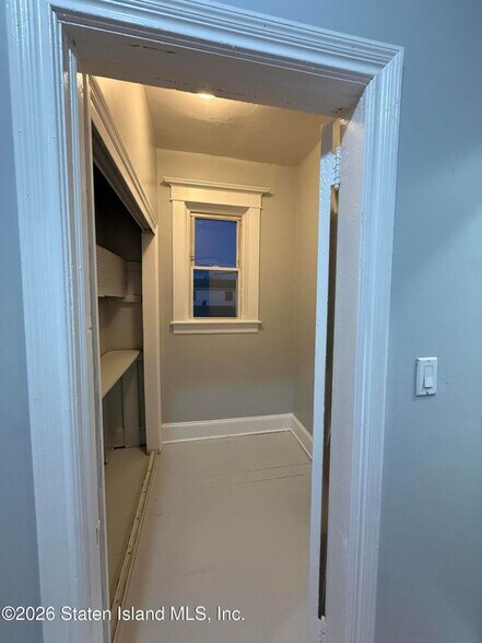 Building Photo - 335 Clifton Ave