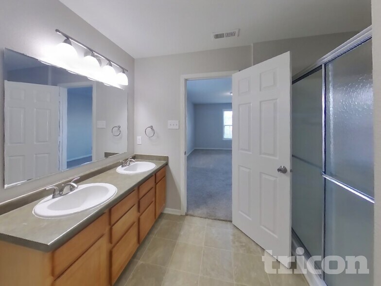 Building Photo - 404 W Warrior Ct