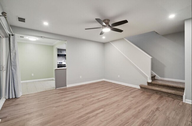 Building Photo - 3333 Comly Rd