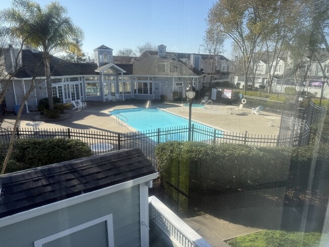 Building Photo - 558 Torrey Pine Ln