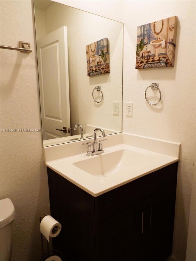 Building Photo - 2363 SE 11th St