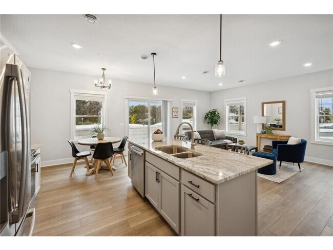 Building Photo - 3411 Douglas Dr N