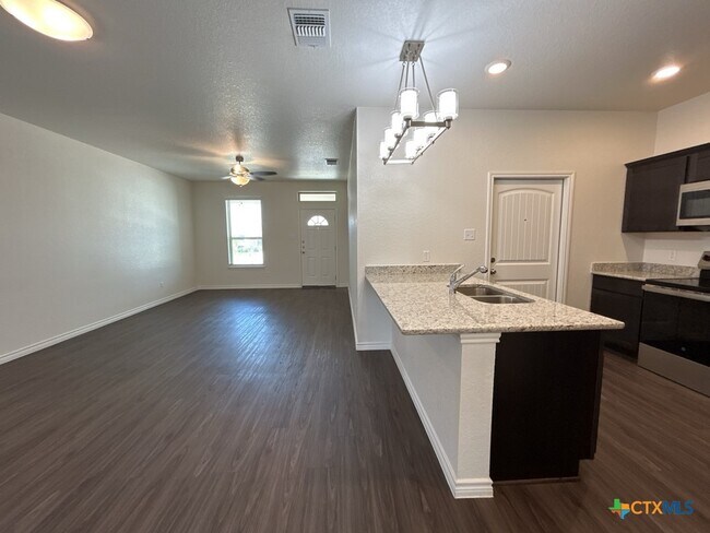 Building Photo - 5110 Rose Gdn Lp