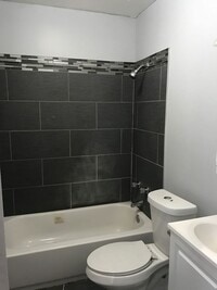 Building Photo - Nice 3 Bedroom