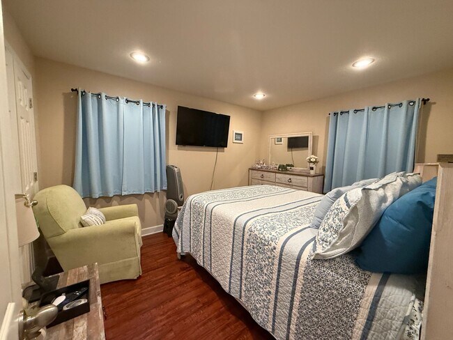 Building Photo - Furnished House at Lake Barkley