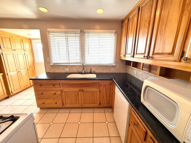 Kitchen - 625 30th St