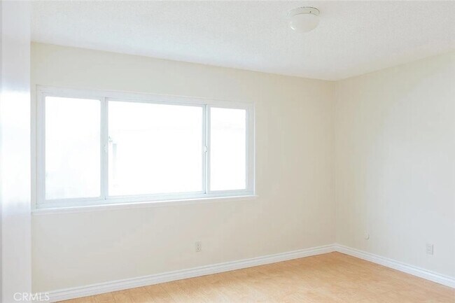 Building Photo - 11115 Slater Ave