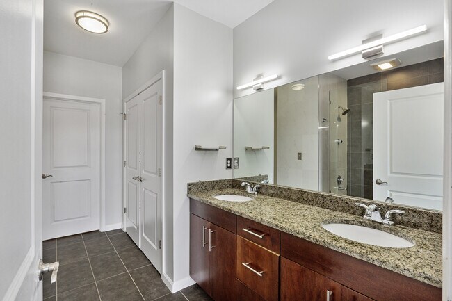 Building Photo - 3400 Malone Dr