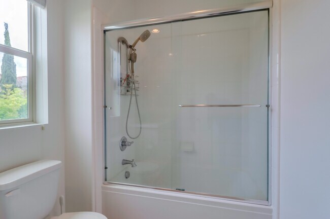 Building Photo - 3637 Alander Ct