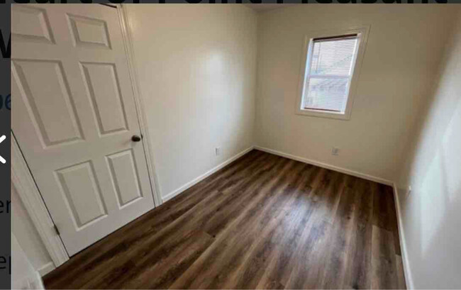 Building Photo - 106 S Park Dr