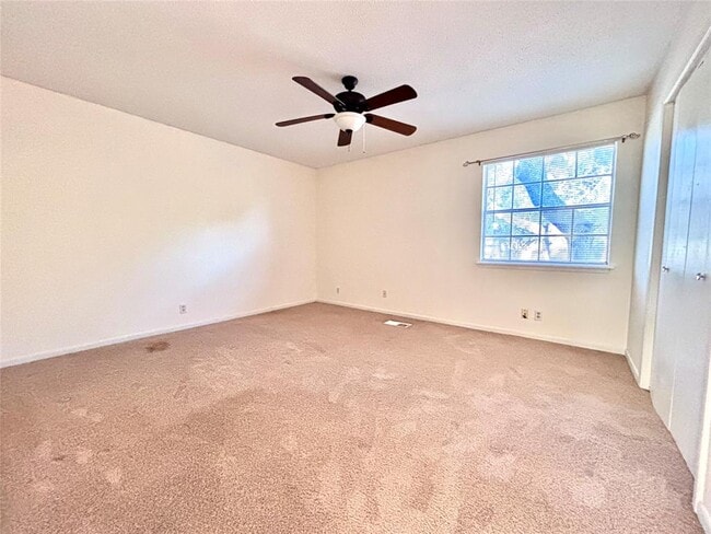 Building Photo - 7407 Shadow Hill Dr