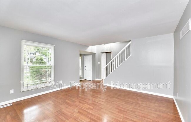 Building Photo - 1661 Rishon Hill Dr