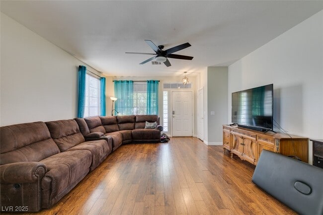 Building Photo - 1048 Painted Daisy Ave