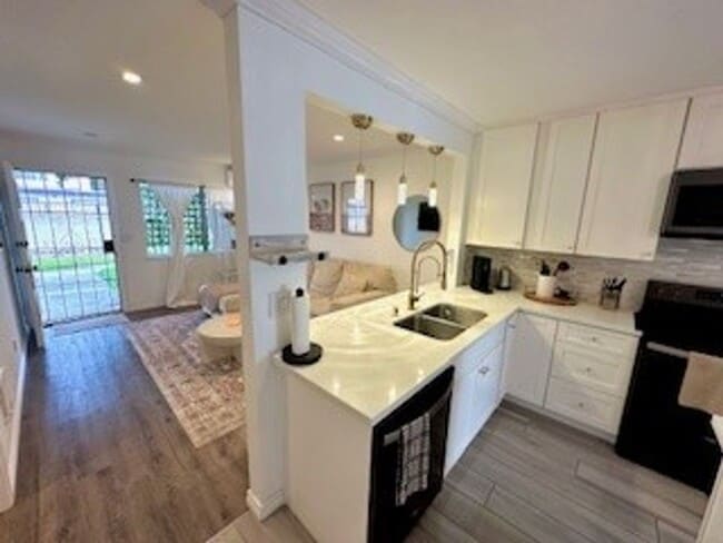 Building Photo - Remodeled One Story 2 Bed 1 Bath Condo in ...