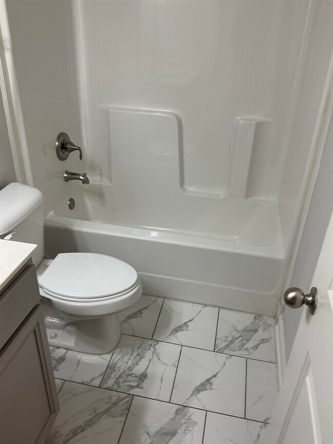 Building Photo - 4698 Shira Dr