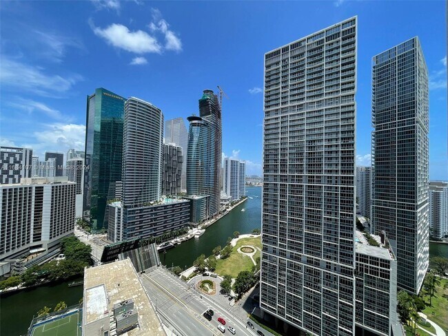 Primary Photo - 500 Brickell Ave