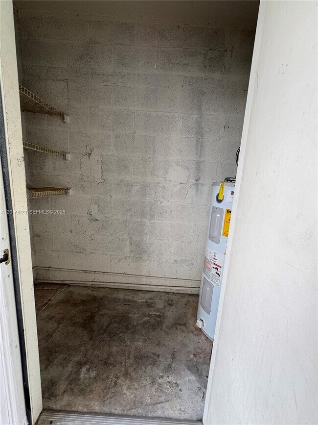 Building Photo - 16743 Hemingway Dr