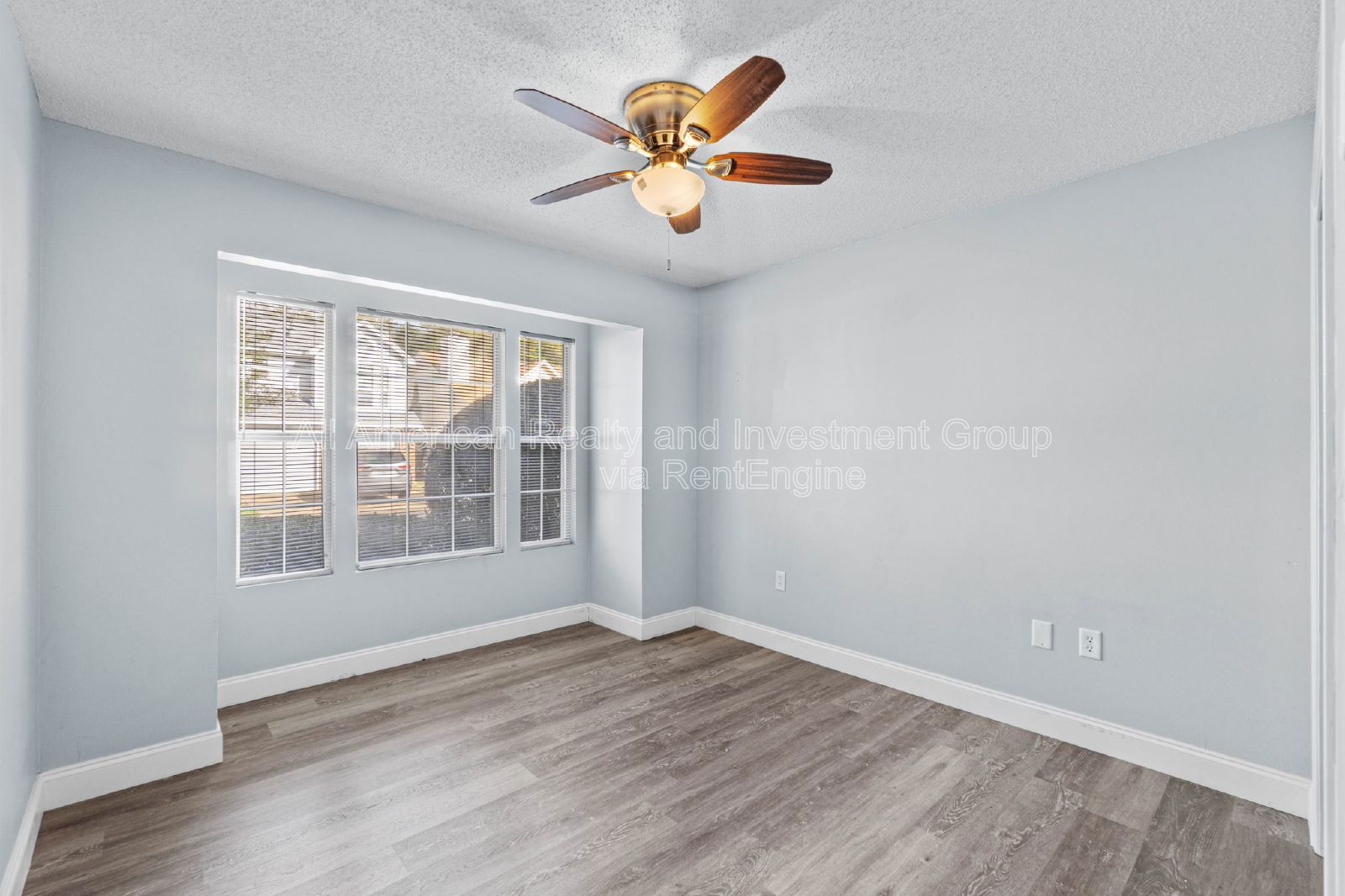 Building Photo - 110 Parkwood Dr