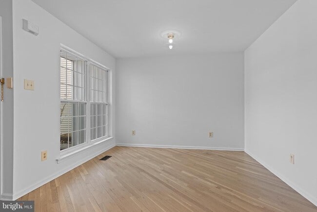 Building Photo - 112 Stewarts Ct