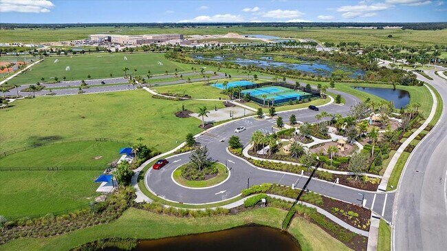 Building Photo - 8744 Daybreak St