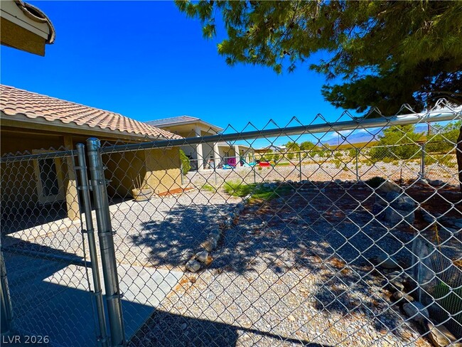 Building Photo - 2281 S Zuni Ave