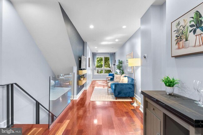 Building Photo - 747 Morton St NW