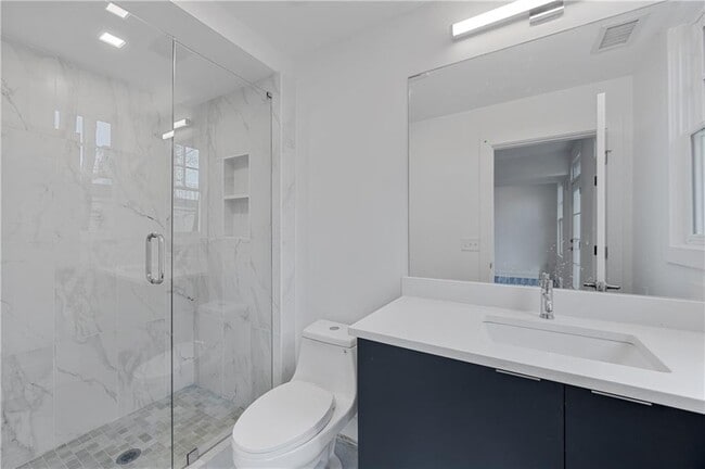 Building Photo - 2909 Peachtree Rd NE