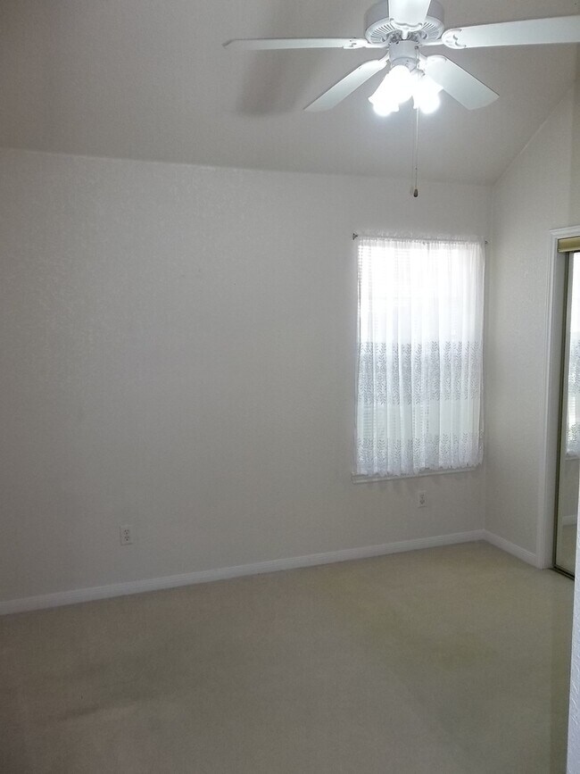Building Photo - 2703 Kinney Dr