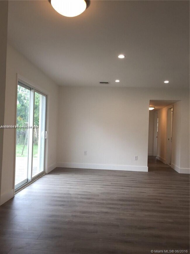 Building Photo - 2449 SW 7th St