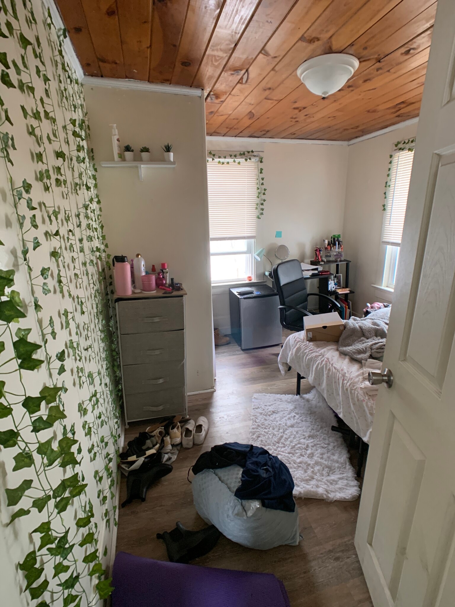 Bedroom 2 (upstairs) - 35 S Chestnut St