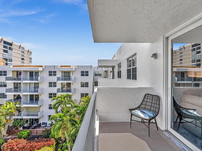 Building Photo - 1421 S Ocean Blvd