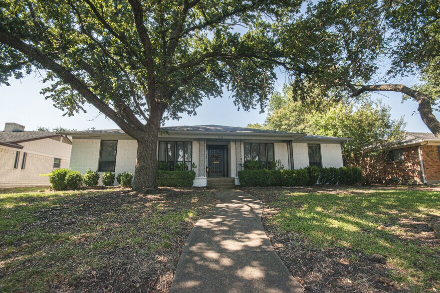 Primary Photo - 2334 Babalos Ln