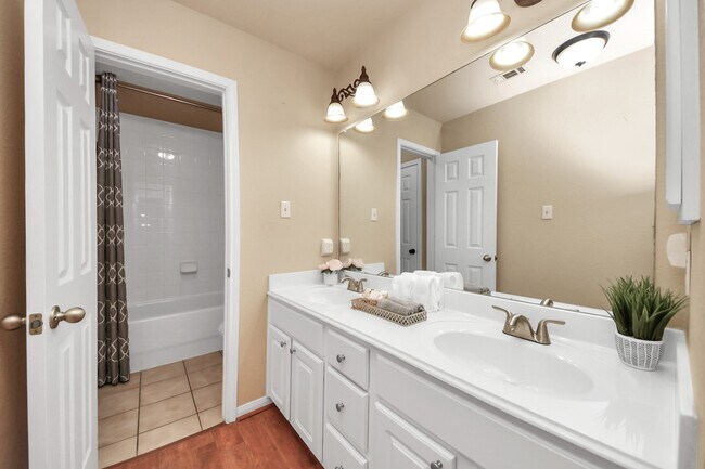 Building Photo - 19123 Center Park Dr