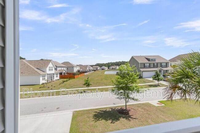 Building Photo - 425 Ribiero Dr