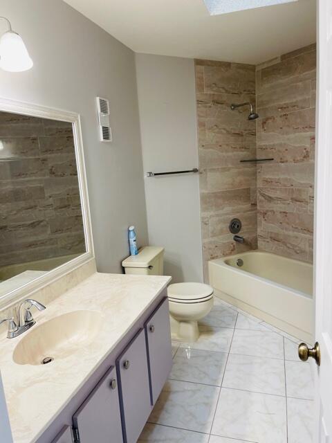 Building Photo - 3386 Lucerne Park Dr